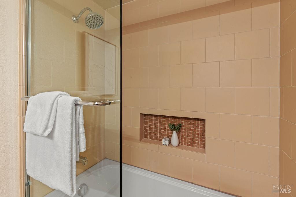 Detail Gallery Image 40 of 48 For 91 Stanford Way, Sausalito,  CA 94965 - 2 Beds | 2/1 Baths