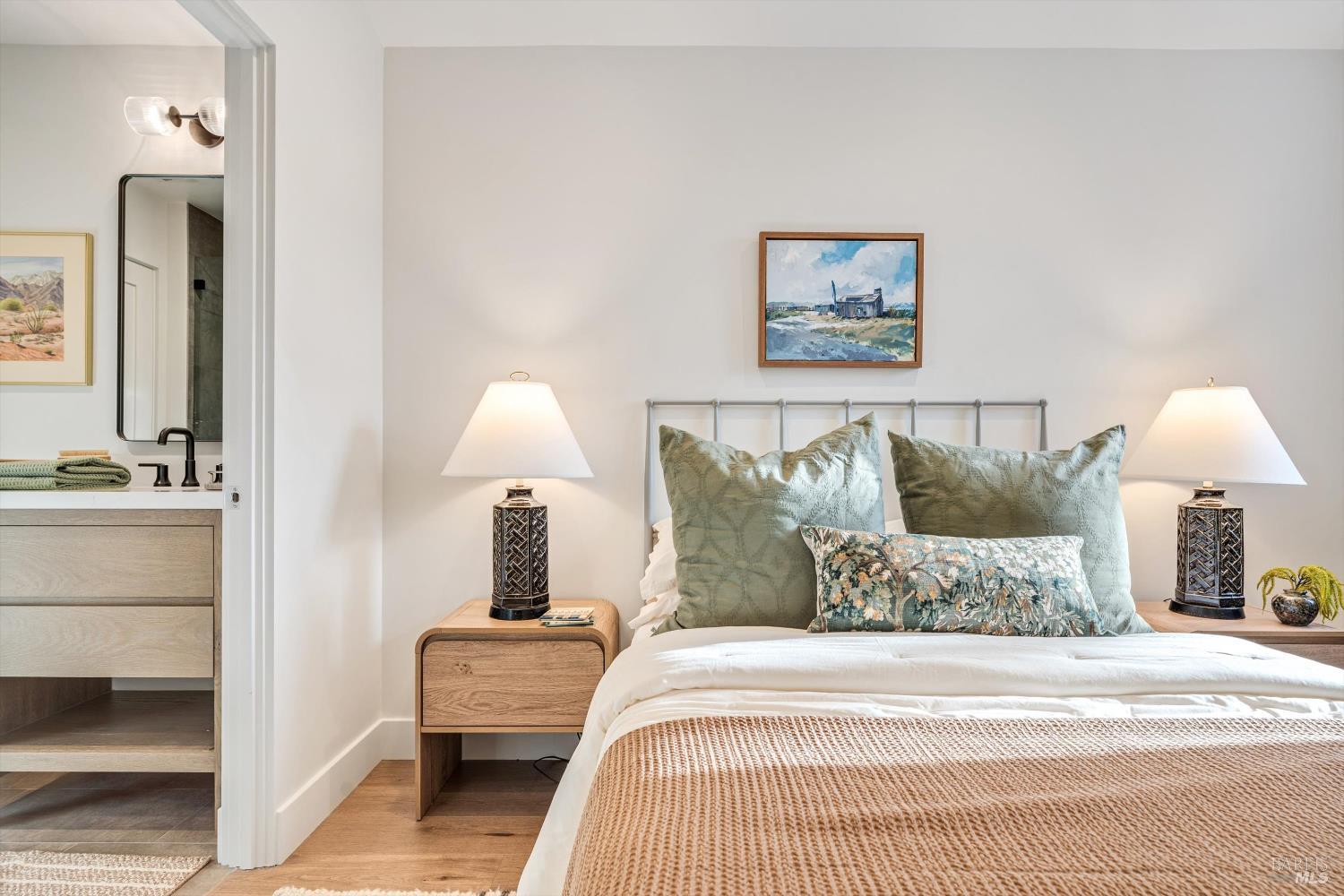 Detail Gallery Image 19 of 36 For 532 Grove St, Healdsburg,  CA 95448 - 2 Beds | 1/1 Baths