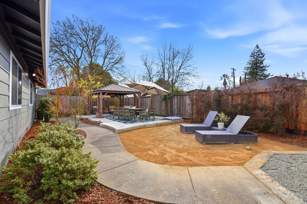 Detail Gallery Image 29 of 37 For 2323 Olympia Dr, Santa Rosa,  CA 95405 - 4 Beds | 2 Baths