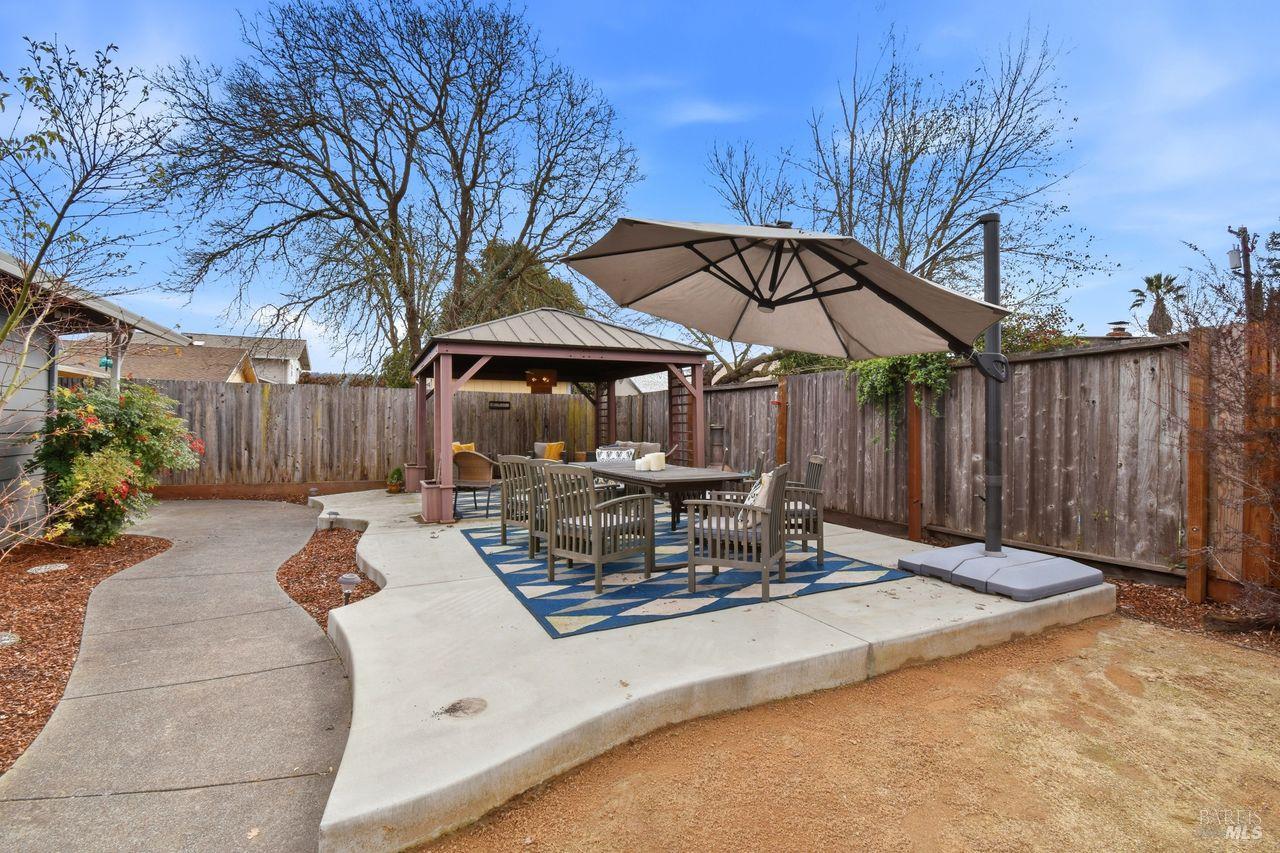 Detail Gallery Image 28 of 37 For 2323 Olympia Dr, Santa Rosa,  CA 95405 - 4 Beds | 2 Baths