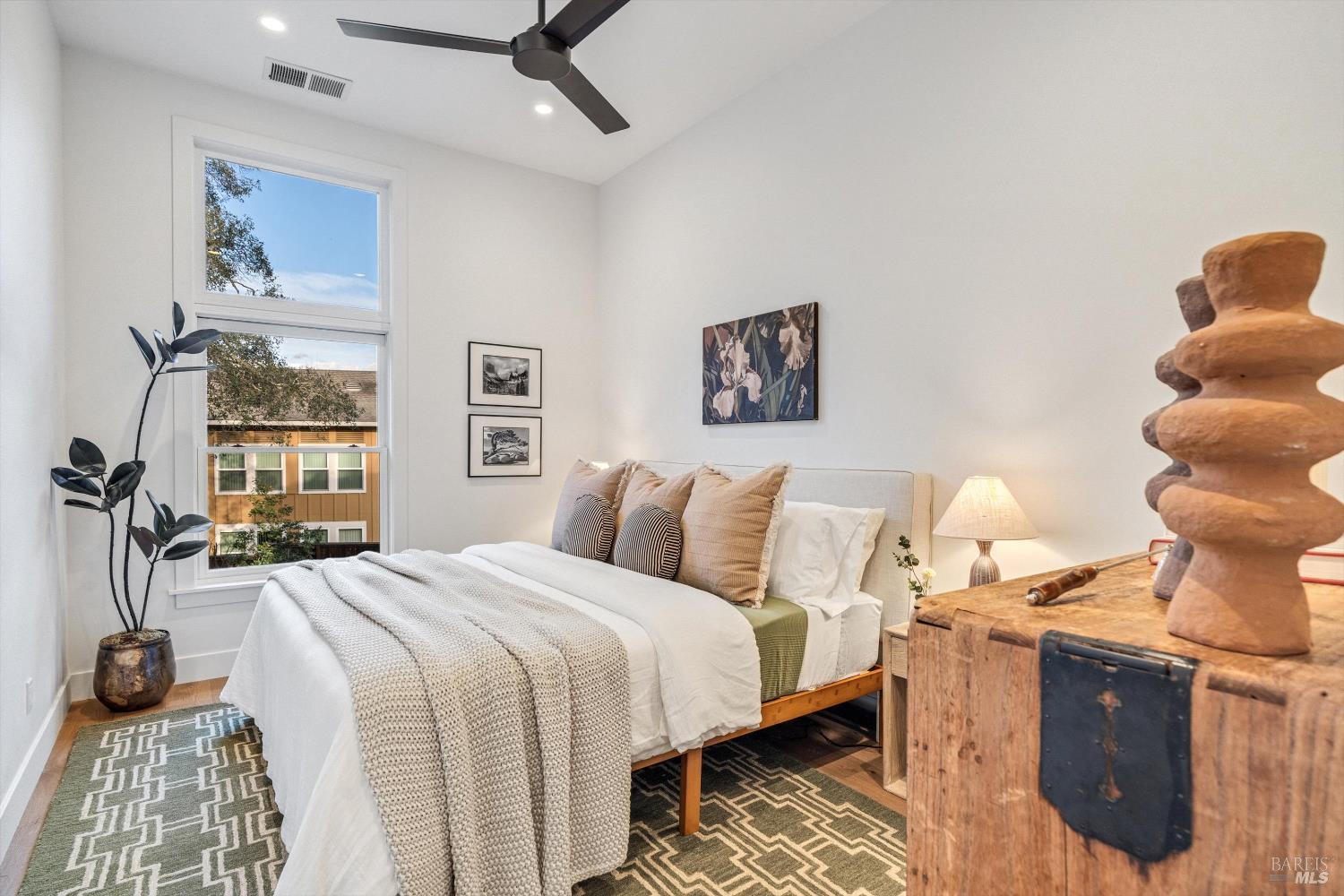 Detail Gallery Image 25 of 36 For 532 Grove St, Healdsburg,  CA 95448 - 2 Beds | 1/1 Baths