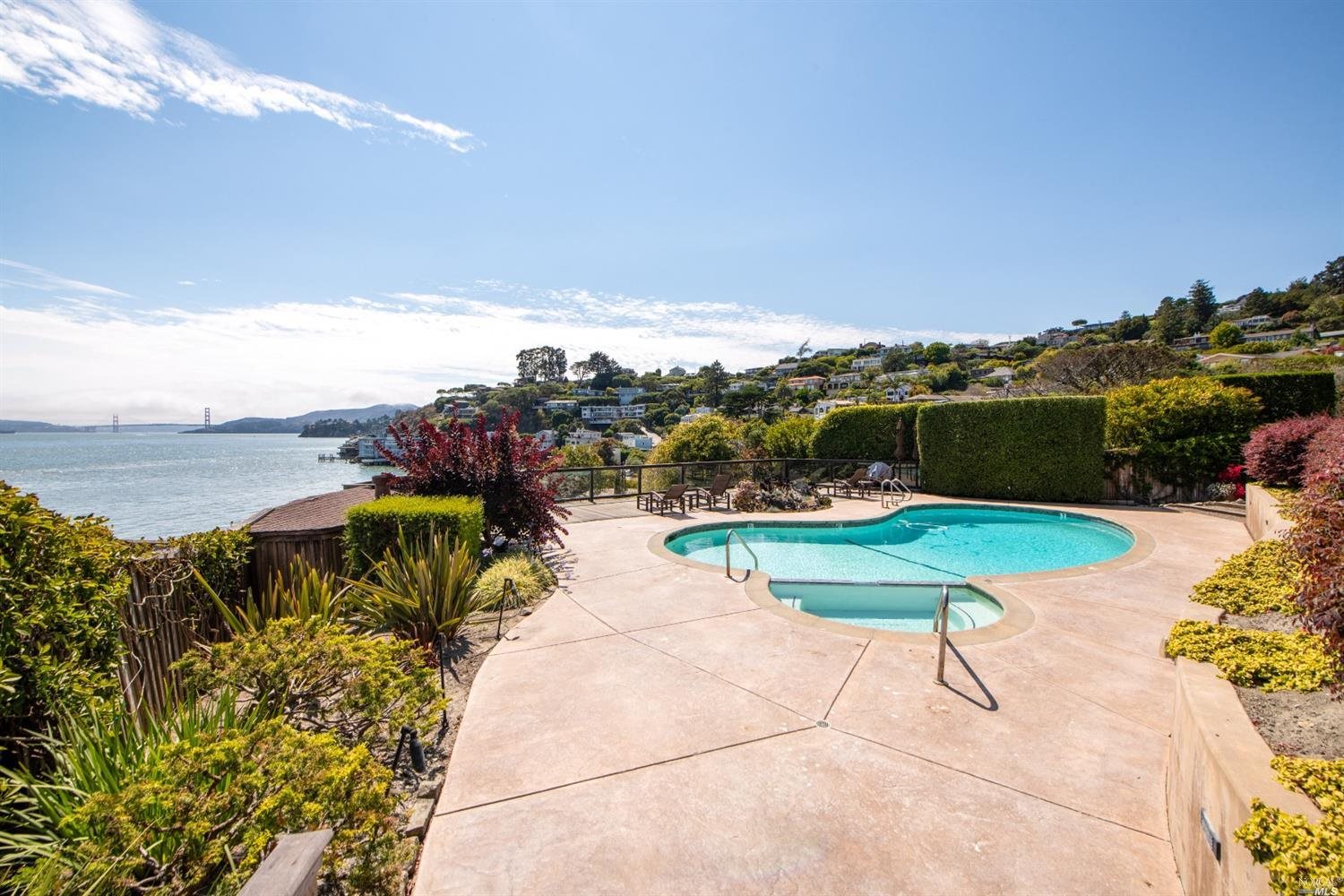 Detail Gallery Image 30 of 33 For 24 Linda Vista Ave, Tiburon,  CA 94920 - 2 Beds | 2/1 Baths