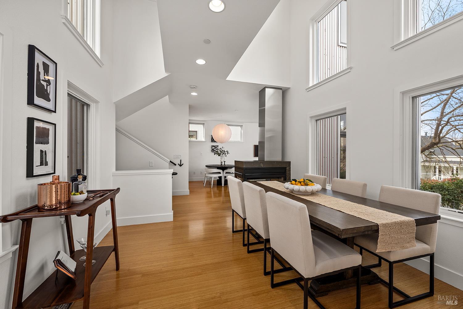 Detail Gallery Image 24 of 56 For 105 G St, Petaluma,  CA 94952 - 3 Beds | 3 Baths