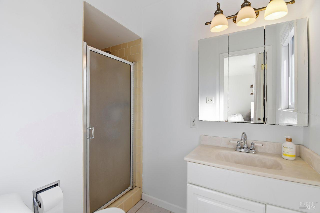 Detail Gallery Image 18 of 37 For 2323 Olympia Dr, Santa Rosa,  CA 95405 - 4 Beds | 2 Baths