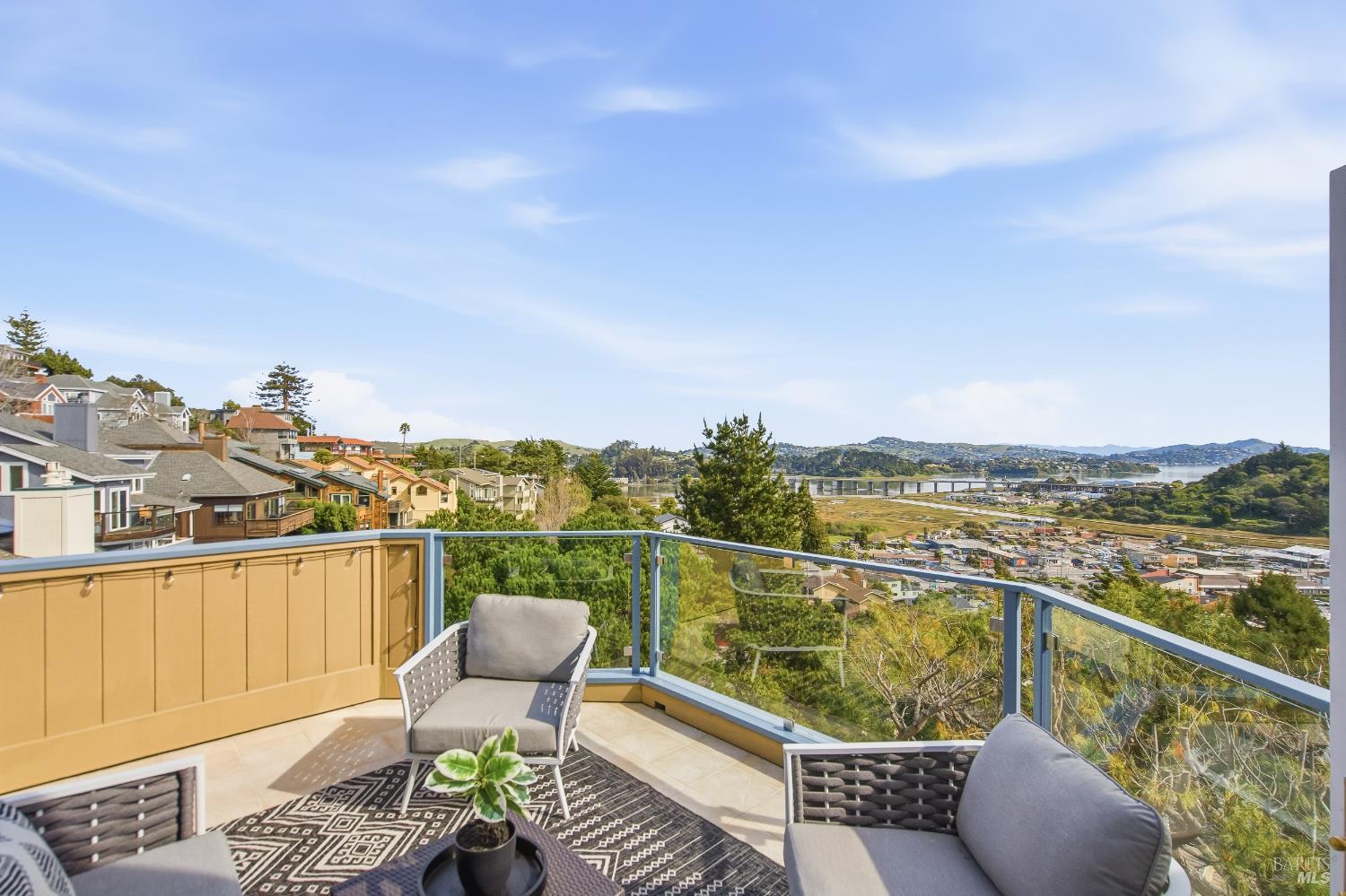 Detail Gallery Image 10 of 51 For 291 Greene St, Mill Valley,  CA 94941 - 3 Beds | 2/1 Baths