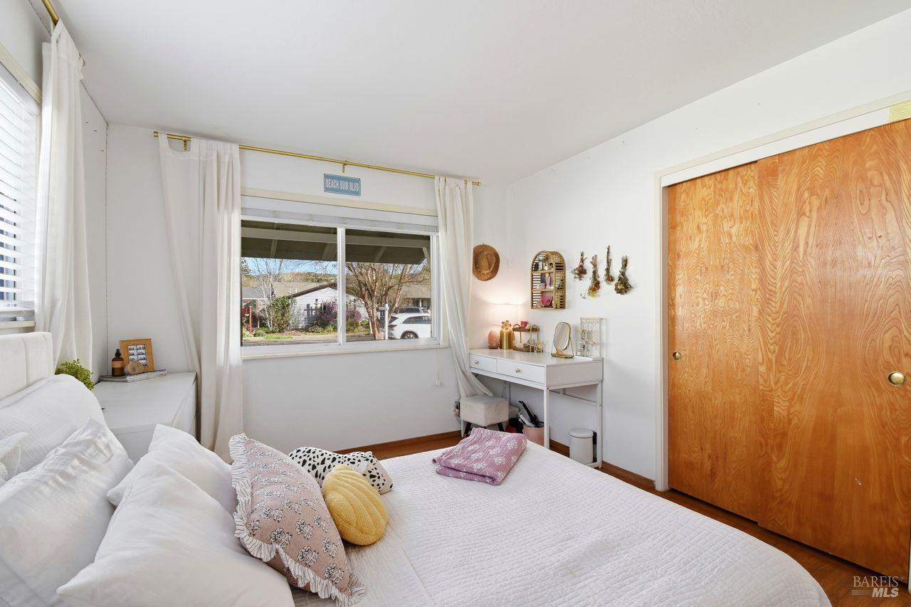 Detail Gallery Image 16 of 37 For 2323 Olympia Dr, Santa Rosa,  CA 95405 - 4 Beds | 2 Baths