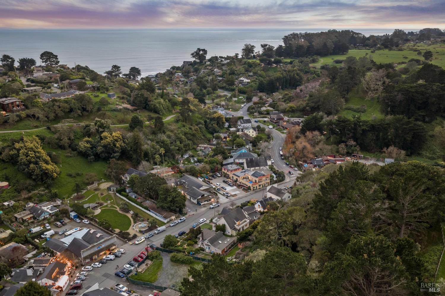 Detail Gallery Image 41 of 47 For 11 Wharf Rd, Bolinas,  CA 94924 - 2 Beds | 2/1 Baths