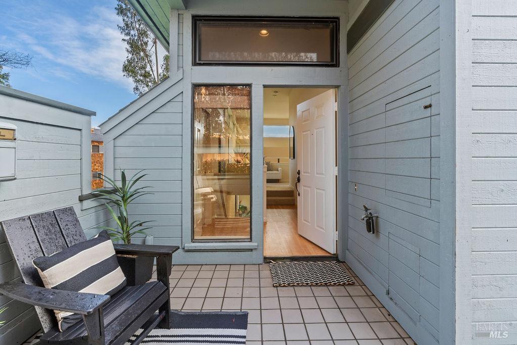 Detail Gallery Image 42 of 48 For 91 Stanford Way, Sausalito,  CA 94965 - 2 Beds | 2/1 Baths