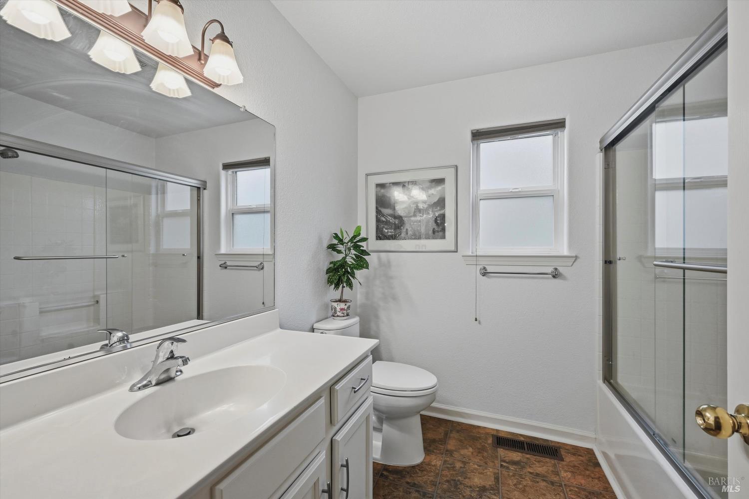 Detail Gallery Image 15 of 27 For 19072 Hidden Valley Rd, Hidden Valley Lake,  CA 95467 - 3 Beds | 2 Baths