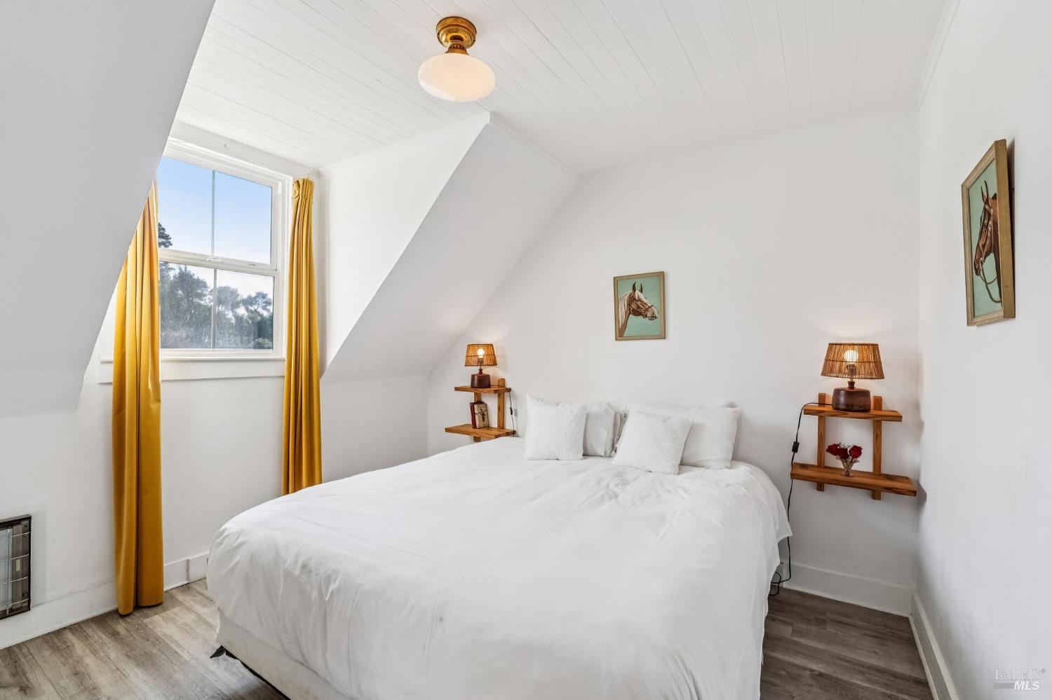 Detail Gallery Image 28 of 47 For 11 Wharf Rd, Bolinas,  CA 94924 - 2 Beds | 2/1 Baths