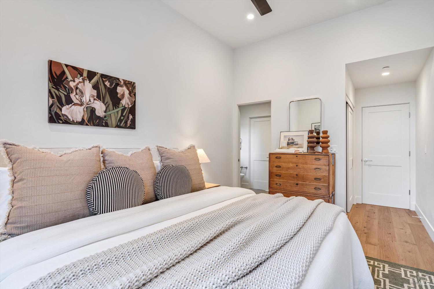 Detail Gallery Image 26 of 36 For 532 Grove St, Healdsburg,  CA 95448 - 2 Beds | 1/1 Baths