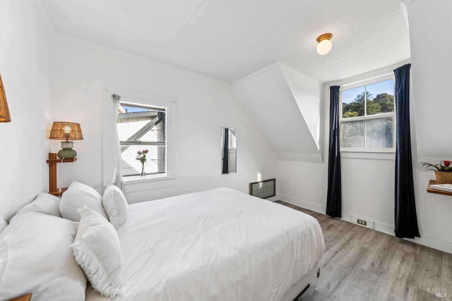 Detail Gallery Image 33 of 47 For 11 Wharf Rd, Bolinas,  CA 94924 - 2 Beds | 2/1 Baths