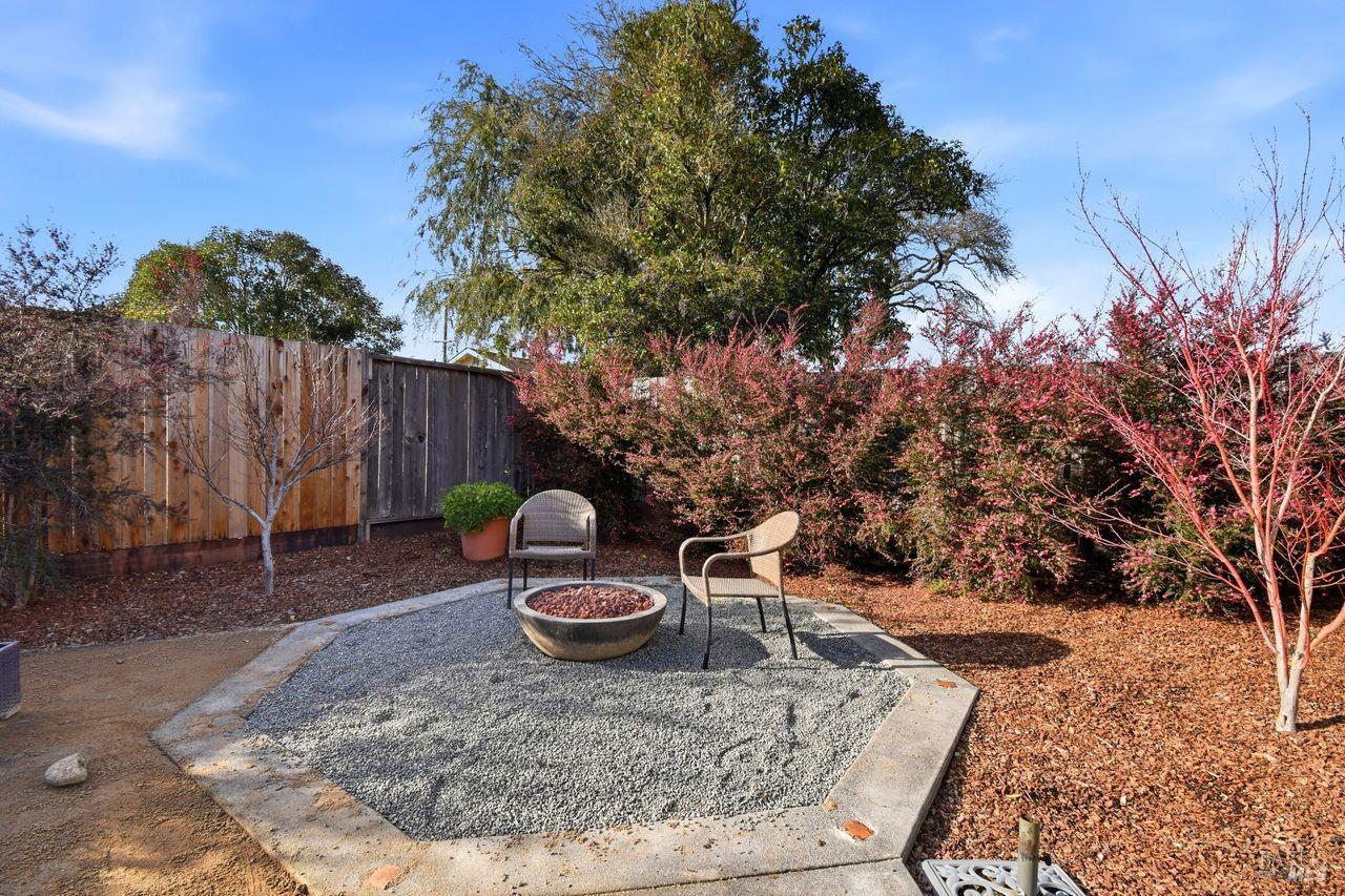 Detail Gallery Image 32 of 37 For 2323 Olympia Dr, Santa Rosa,  CA 95405 - 4 Beds | 2 Baths