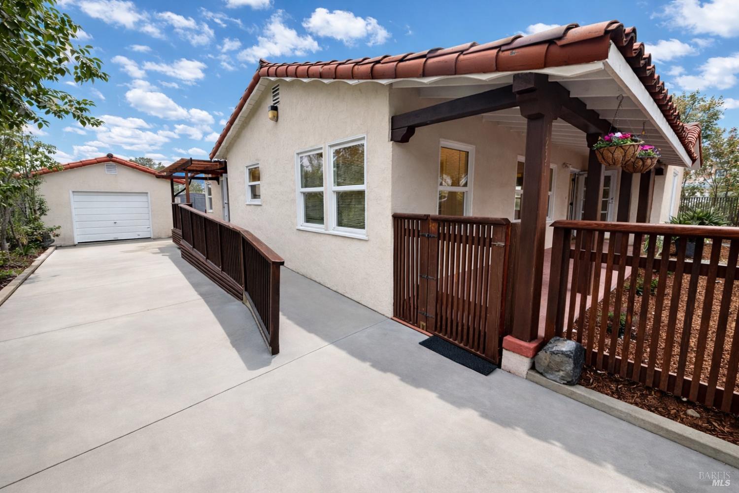 Detail Gallery Image 8 of 8 For 1231 Stevenson St, Calistoga,  CA 94515 - 3 Beds | 1/1 Baths