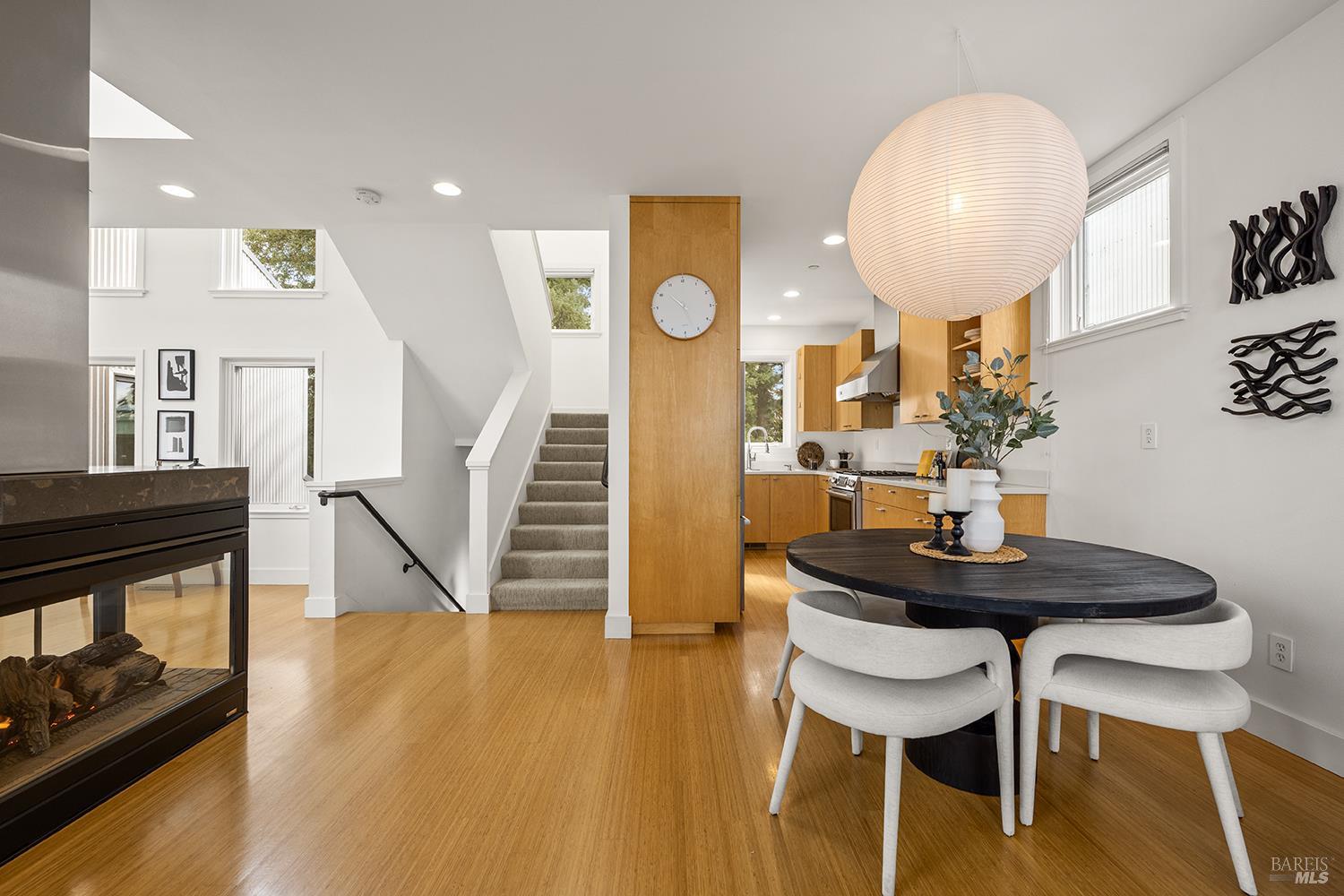 Detail Gallery Image 19 of 56 For 105 G St, Petaluma,  CA 94952 - 3 Beds | 3 Baths