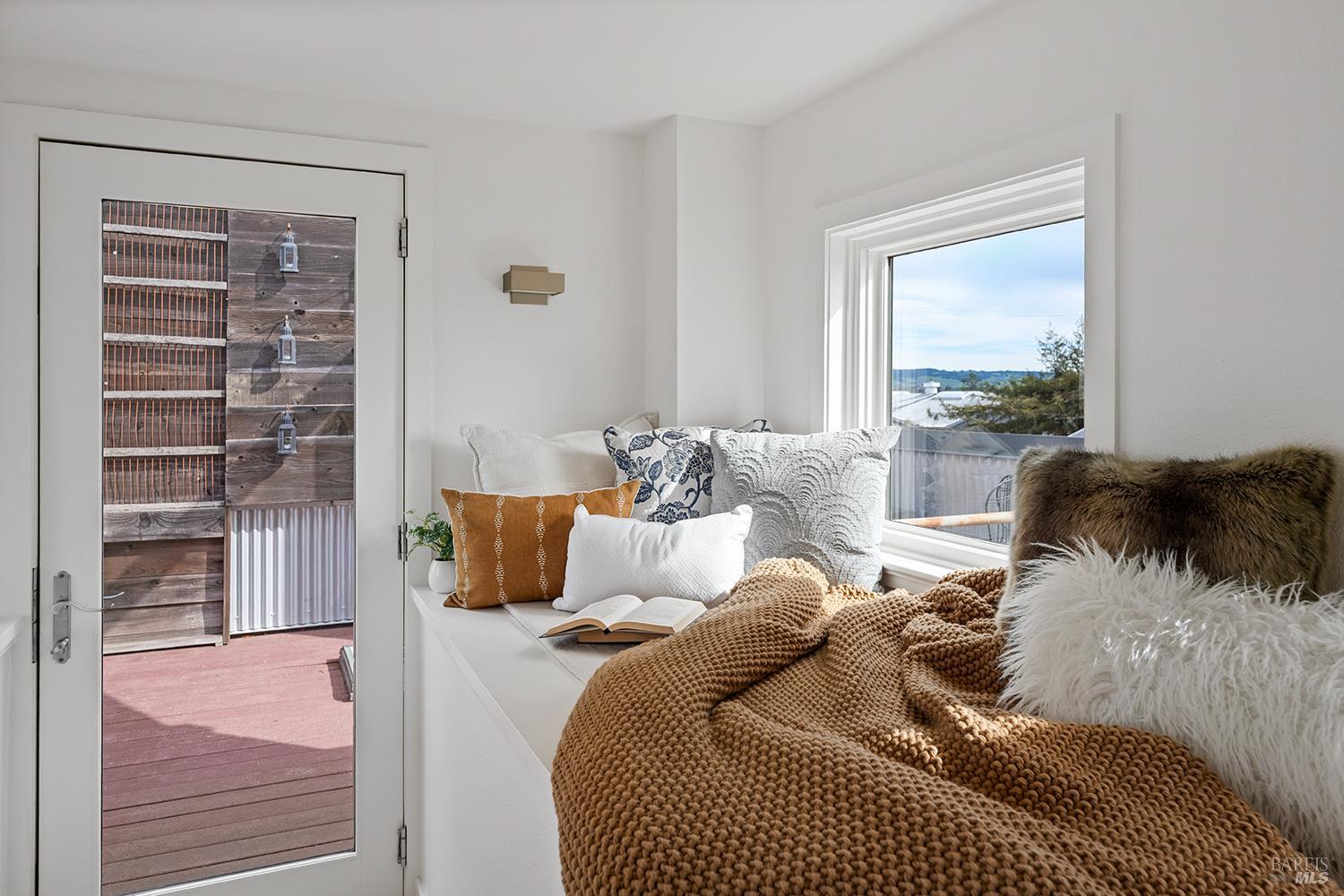 Detail Gallery Image 46 of 56 For 105 G St, Petaluma,  CA 94952 - 3 Beds | 3 Baths