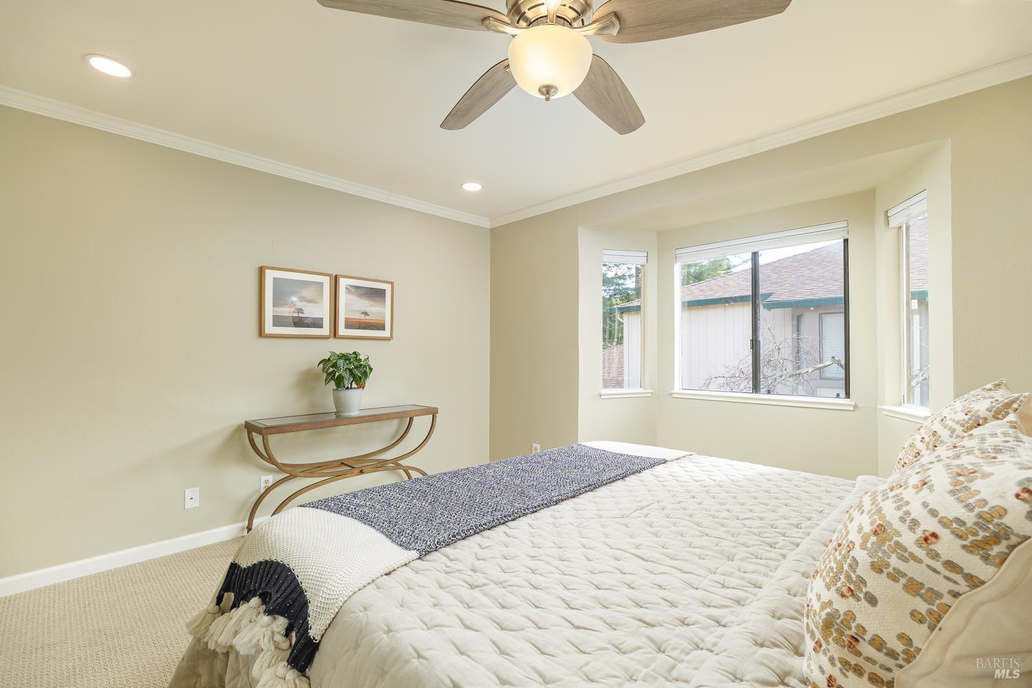 Detail Gallery Image 14 of 30 For 305 Silvio Ln, Novato,  CA 94947 - 2 Beds | 1 Baths