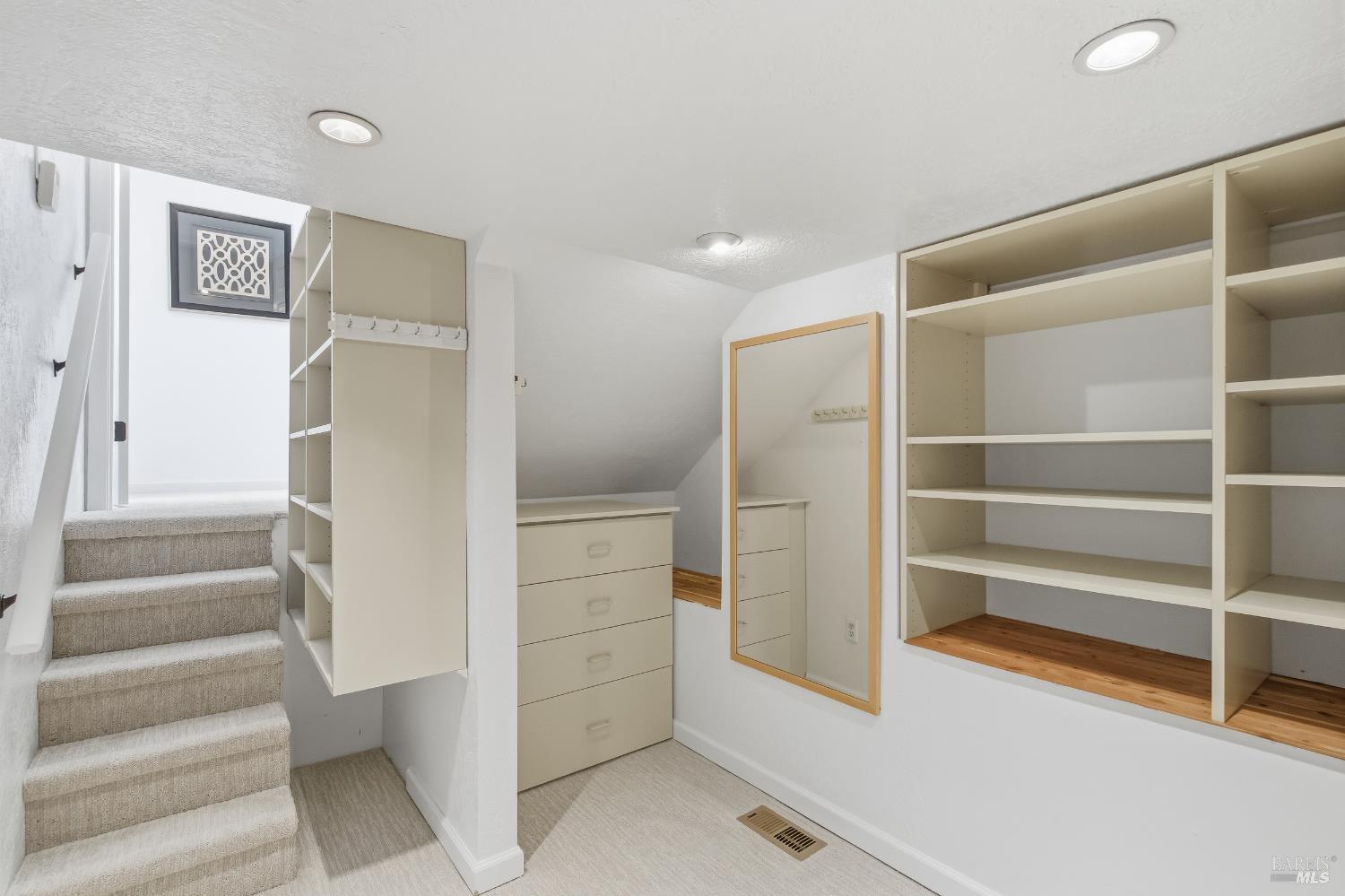 Detail Gallery Image 35 of 51 For 291 Greene St, Mill Valley,  CA 94941 - 3 Beds | 2/1 Baths