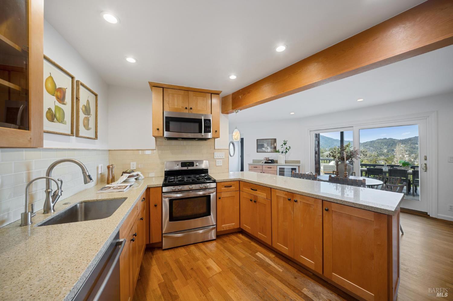 Detail Gallery Image 17 of 50 For 148 California Ave, Mill Valley,  CA 94941 - 3 Beds | 2 Baths