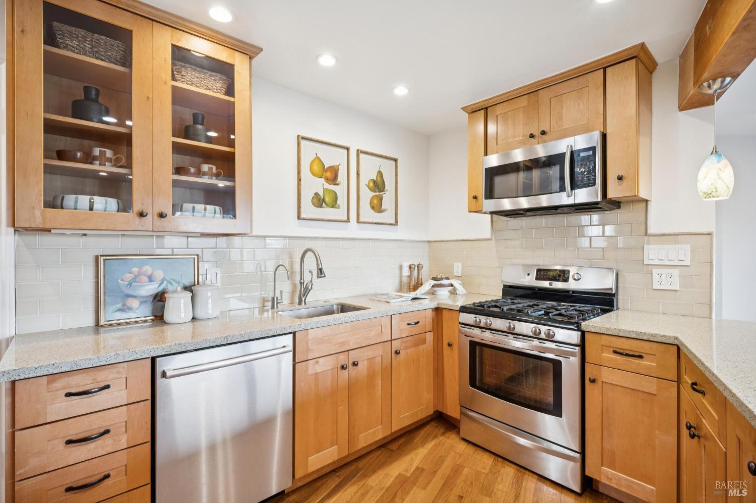 Detail Gallery Image 15 of 50 For 148 California Ave, Mill Valley,  CA 94941 - 3 Beds | 2 Baths