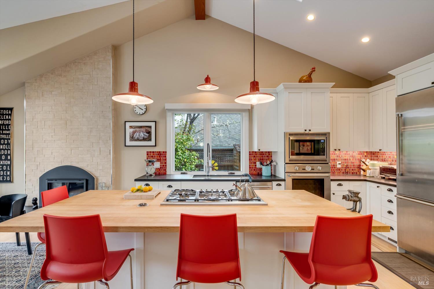 Detail Gallery Image 7 of 21 For 1675 Sylvaner Ave, Saint Helena,  CA 94574 - 2 Beds | 2/1 Baths