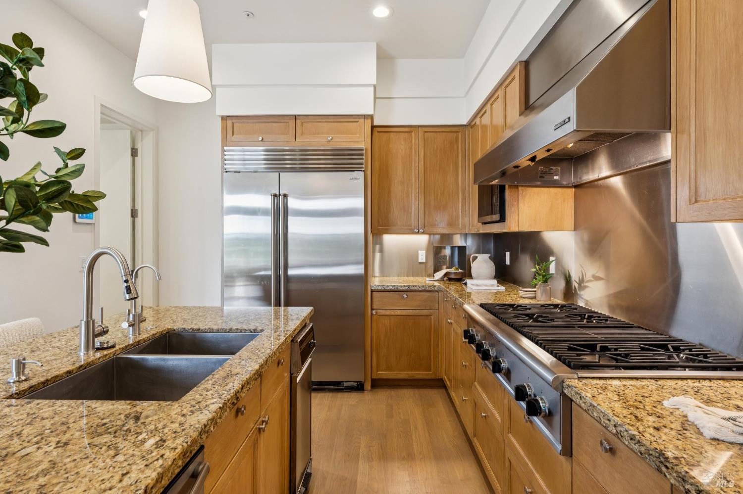 Detail Gallery Image 19 of 74 For 23 Cecilia Ct, Tiburon,  CA 94920 - 5 Beds | 4 Baths