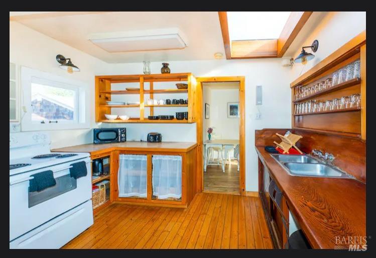 Detail Gallery Image 5 of 31 For 15301 Caspar Rd, Caspar,  CA 95420 - 3 Beds | 2 Baths