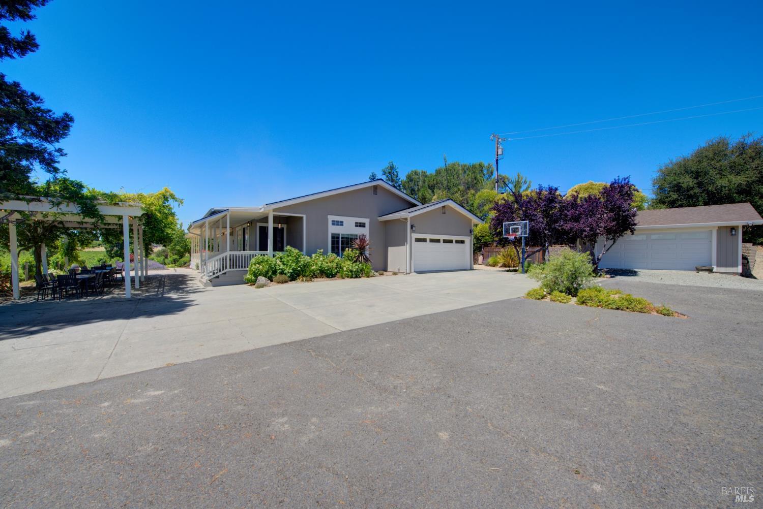 Detail Gallery Image 15 of 34 For 1597 Estee Ave, Napa,  CA 94558 - 4 Beds | 2 Baths