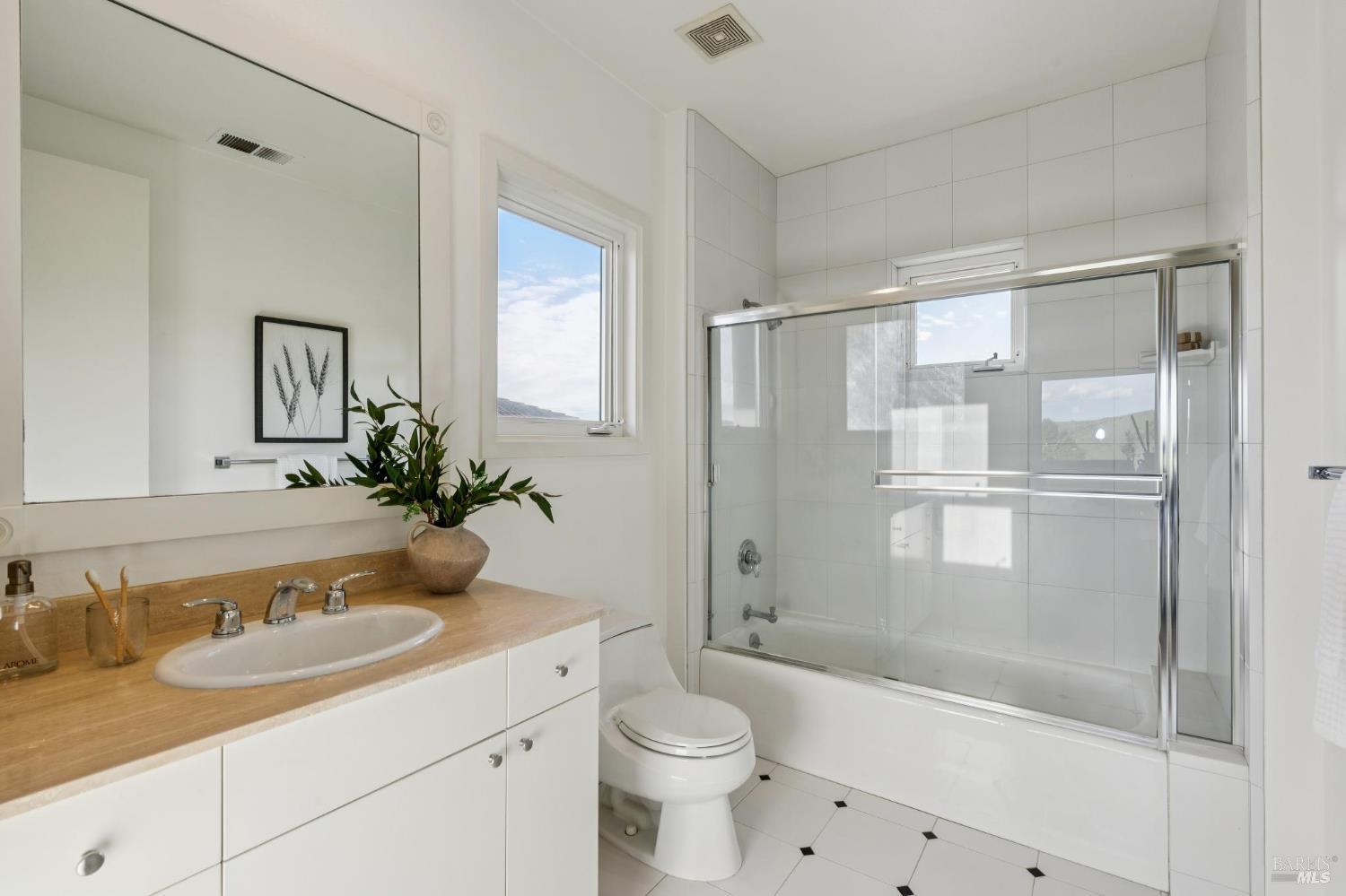 Detail Gallery Image 57 of 74 For 23 Cecilia Ct, Tiburon,  CA 94920 - 5 Beds | 4 Baths