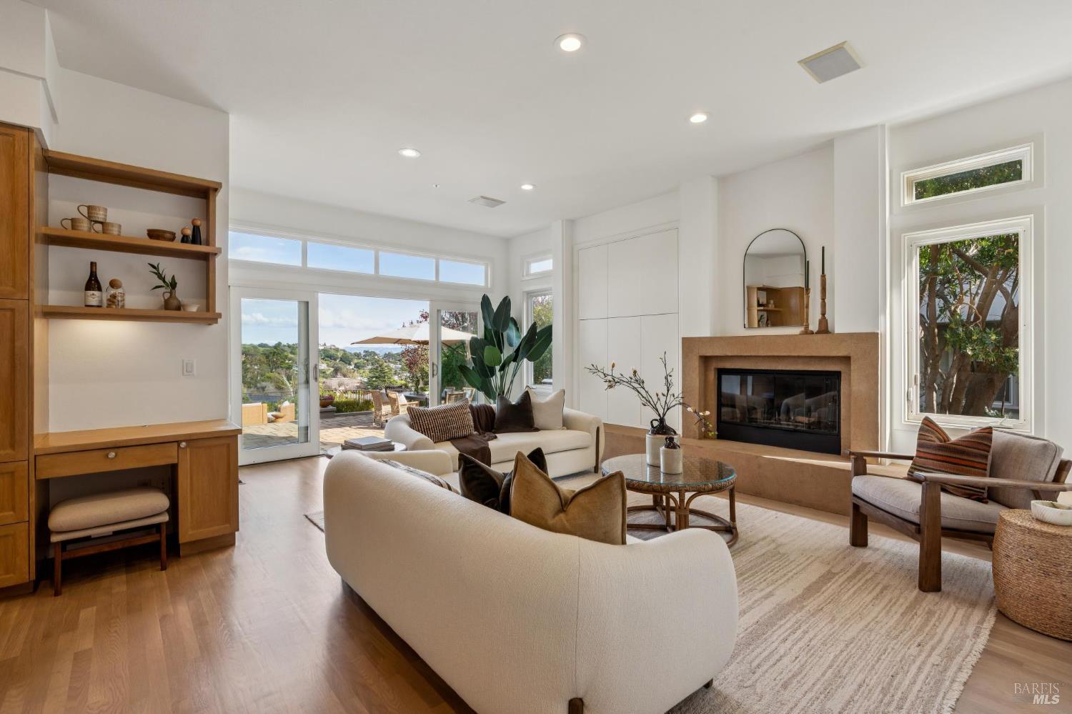 Detail Gallery Image 25 of 74 For 23 Cecilia Ct, Tiburon,  CA 94920 - 5 Beds | 4 Baths