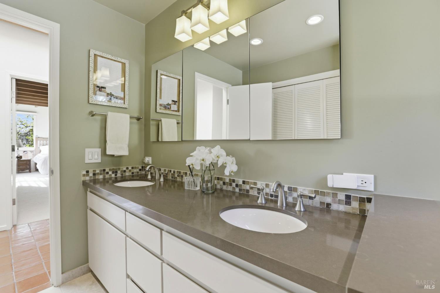 Detail Gallery Image 30 of 43 For 2 Paseo Mirasol Unkn, Tiburon,  CA 94920 - 5 Beds | 2/1 Baths