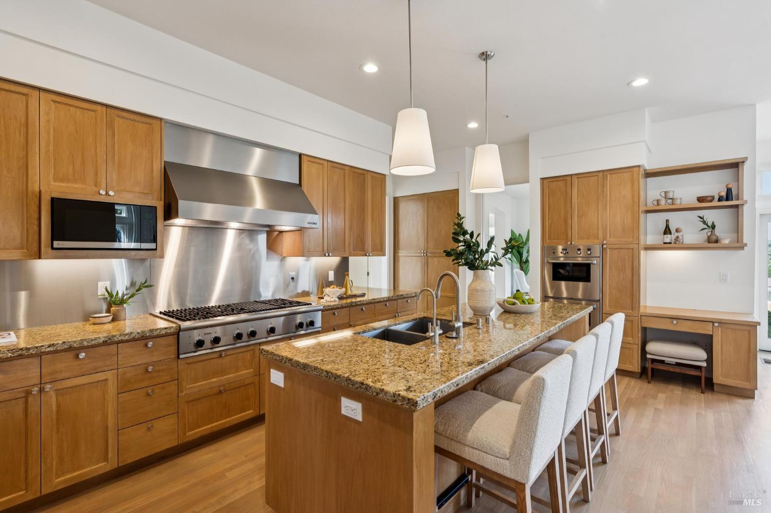 Detail Gallery Image 18 of 74 For 23 Cecilia Ct, Tiburon,  CA 94920 - 5 Beds | 4 Baths