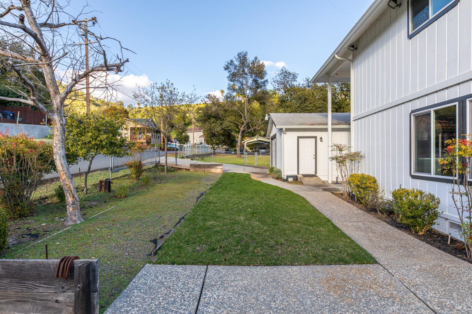 Detail Gallery Image 7 of 48 For 3950 Oakmont Dr, Clearlake,  CA 95422 - 5 Beds | 3/1 Baths