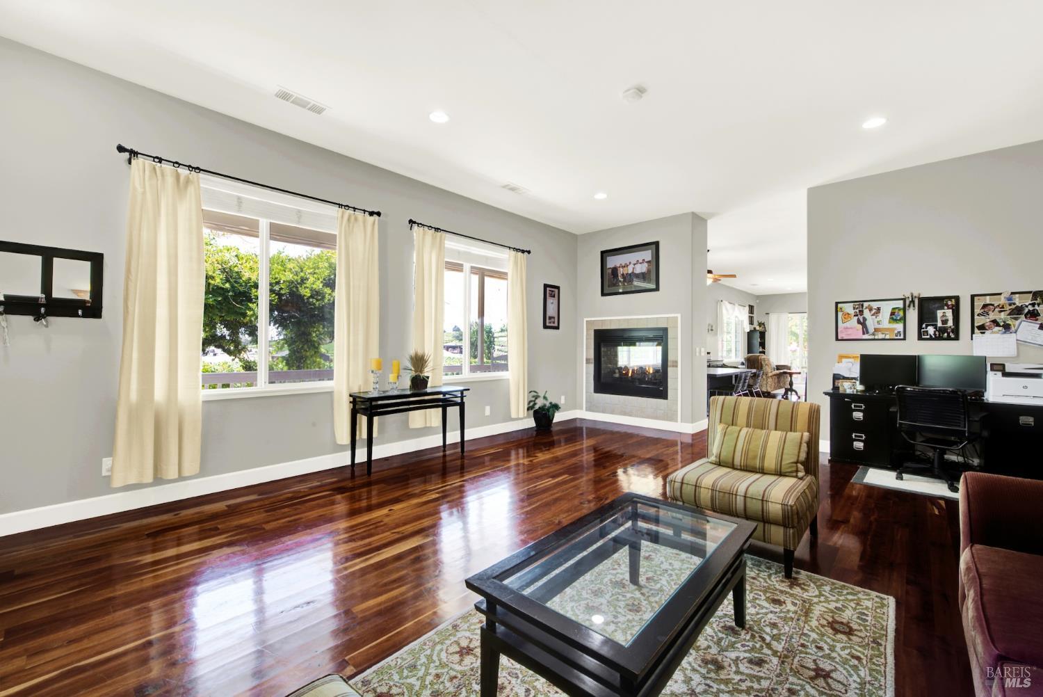 Detail Gallery Image 4 of 34 For 1597 Estee Ave, Napa,  CA 94558 - 4 Beds | 2 Baths