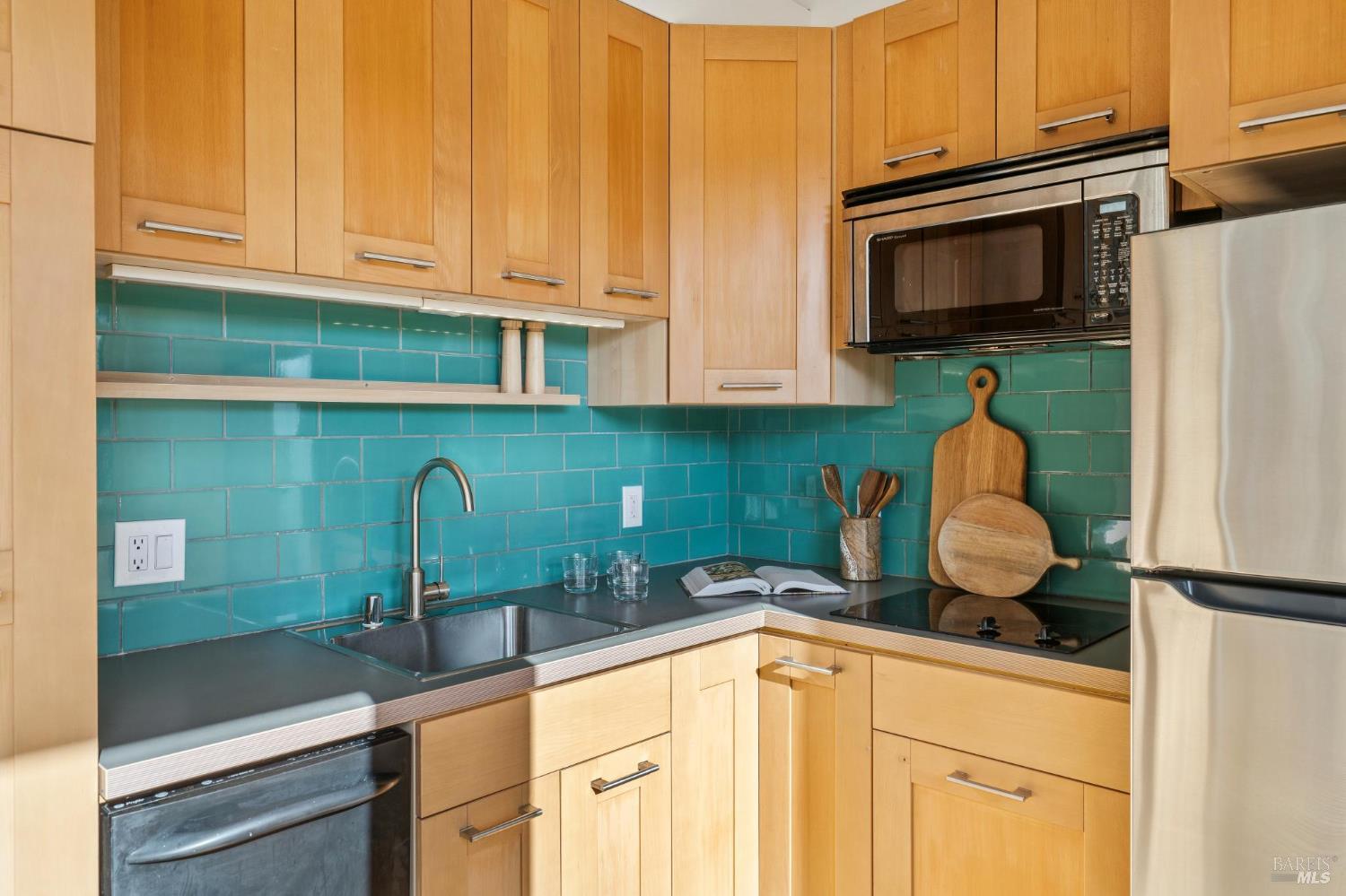 Detail Gallery Image 41 of 50 For 484 Summit Ave, Mill Valley,  CA 94941 - 5 Beds | 3/1 Baths