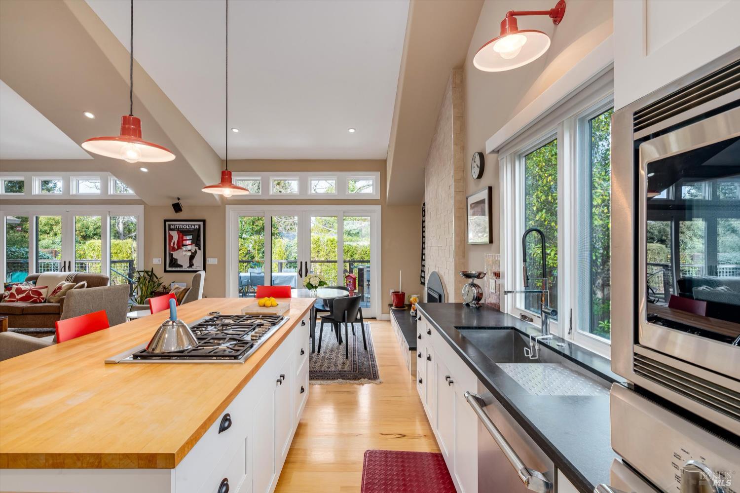 Detail Gallery Image 8 of 21 For 1675 Sylvaner Ave, Saint Helena,  CA 94574 - 2 Beds | 2/1 Baths