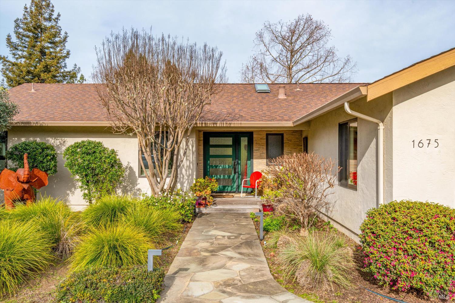 Detail Gallery Image 2 of 21 For 1675 Sylvaner Ave, Saint Helena,  CA 94574 - 2 Beds | 2/1 Baths