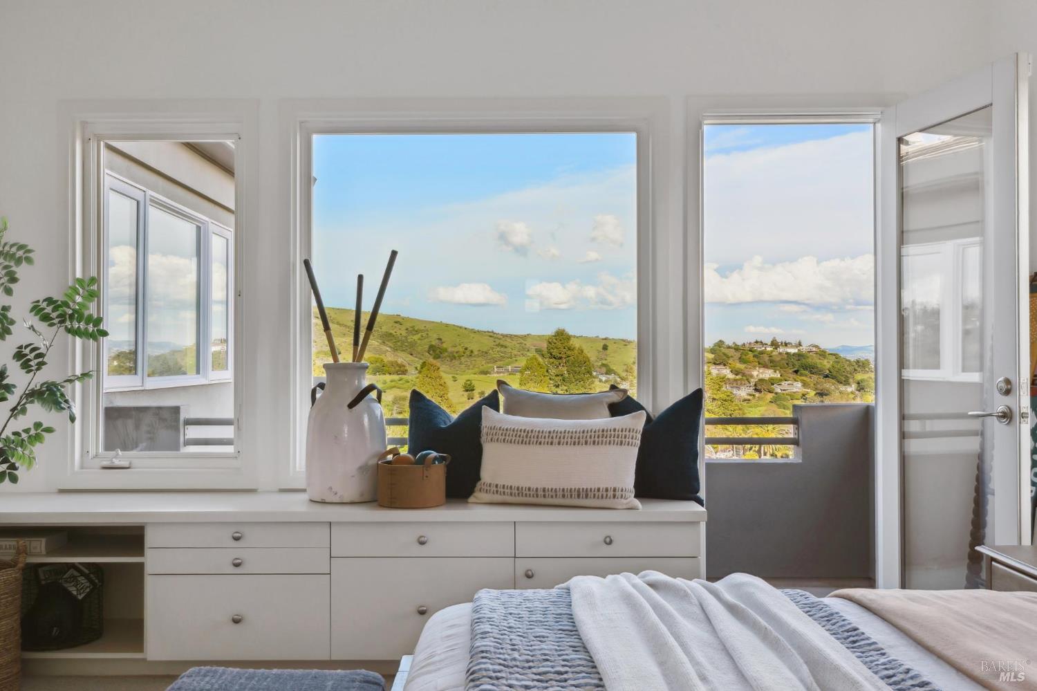 Detail Gallery Image 52 of 74 For 23 Cecilia Ct, Tiburon,  CA 94920 - 5 Beds | 4 Baths