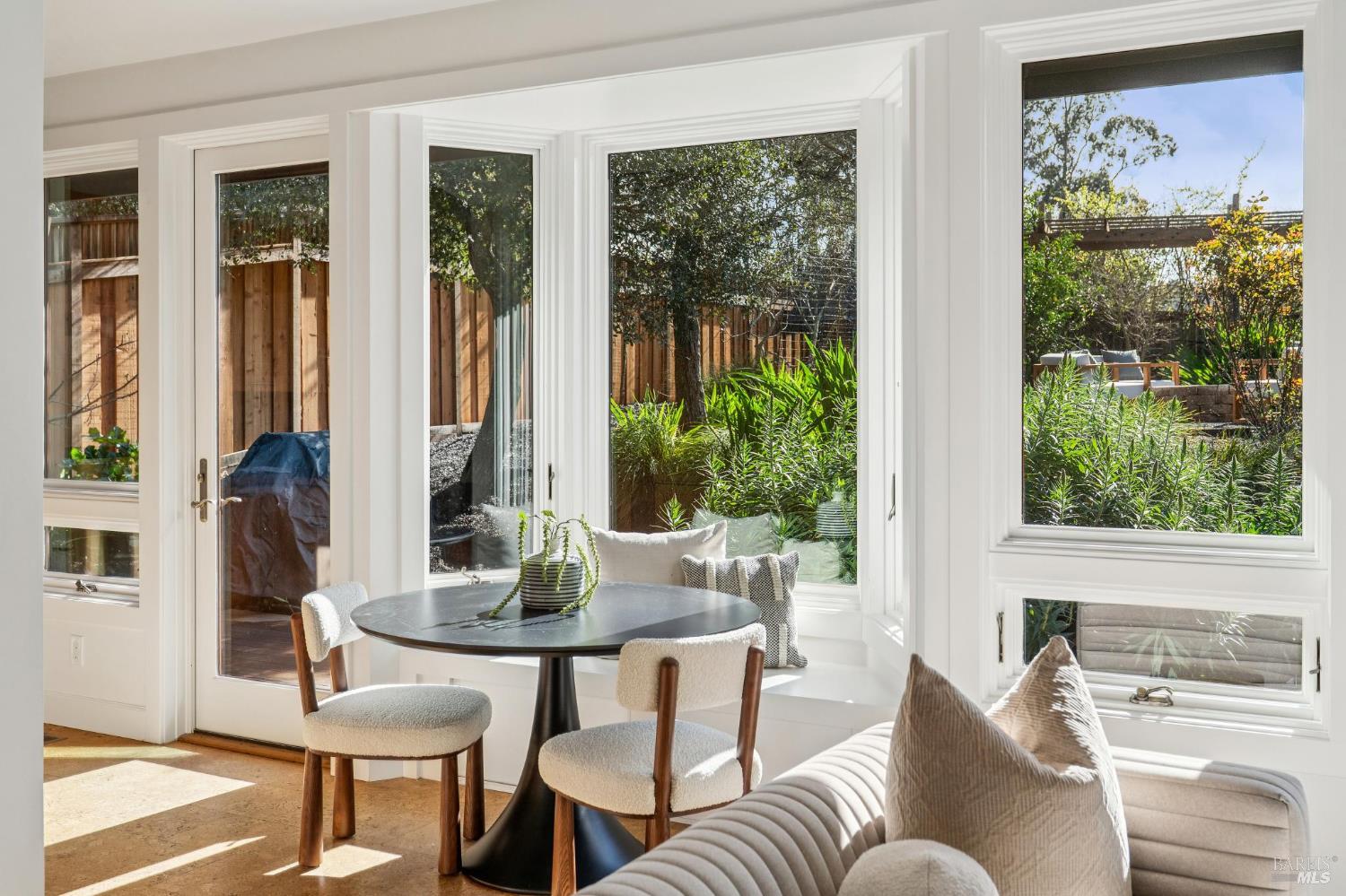 Detail Gallery Image 39 of 50 For 484 Summit Ave, Mill Valley,  CA 94941 - 5 Beds | 3/1 Baths