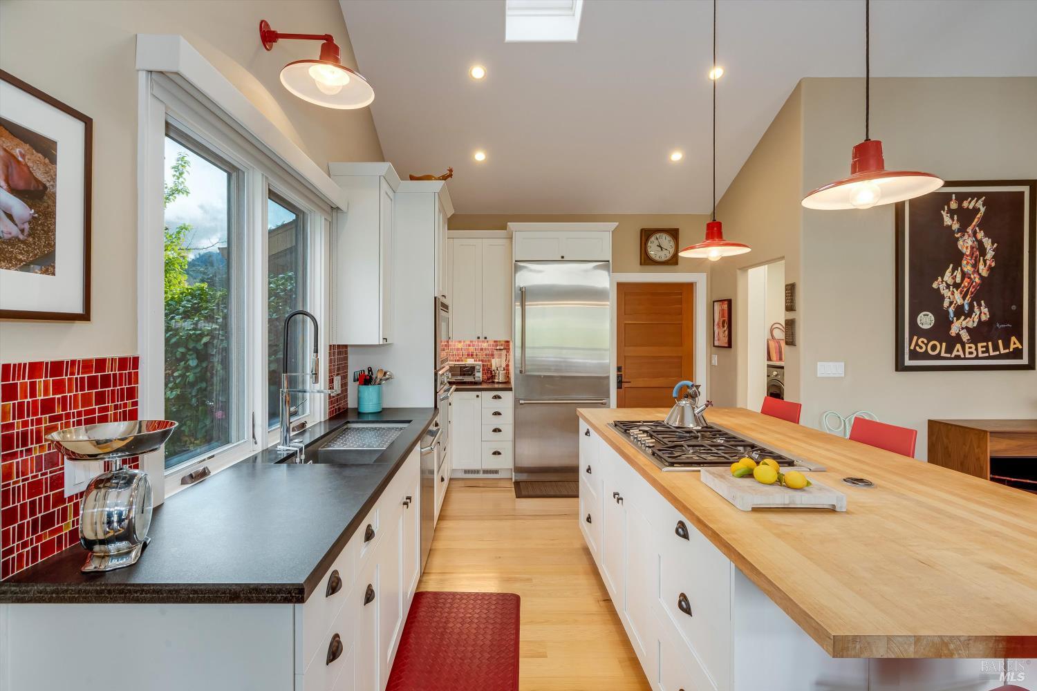 Detail Gallery Image 9 of 21 For 1675 Sylvaner Ave, Saint Helena,  CA 94574 - 2 Beds | 2/1 Baths