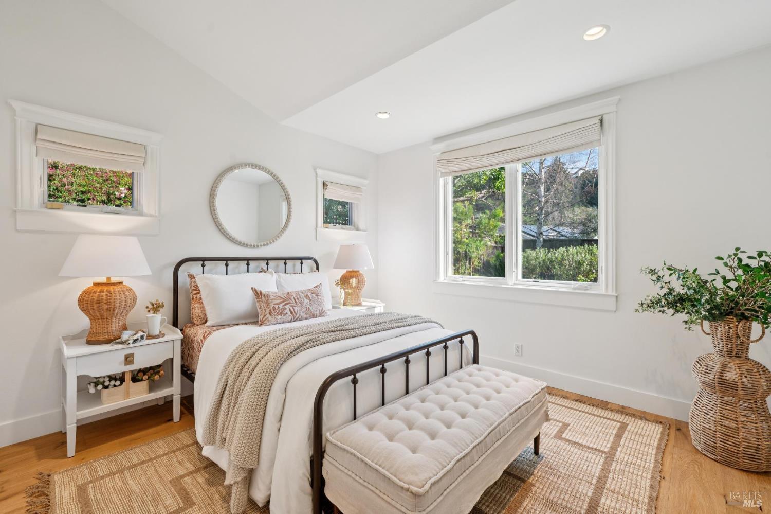 Detail Gallery Image 38 of 64 For 20 Apollo Rd, Tiburon,  CA 94920 - 4 Beds | 2 Baths