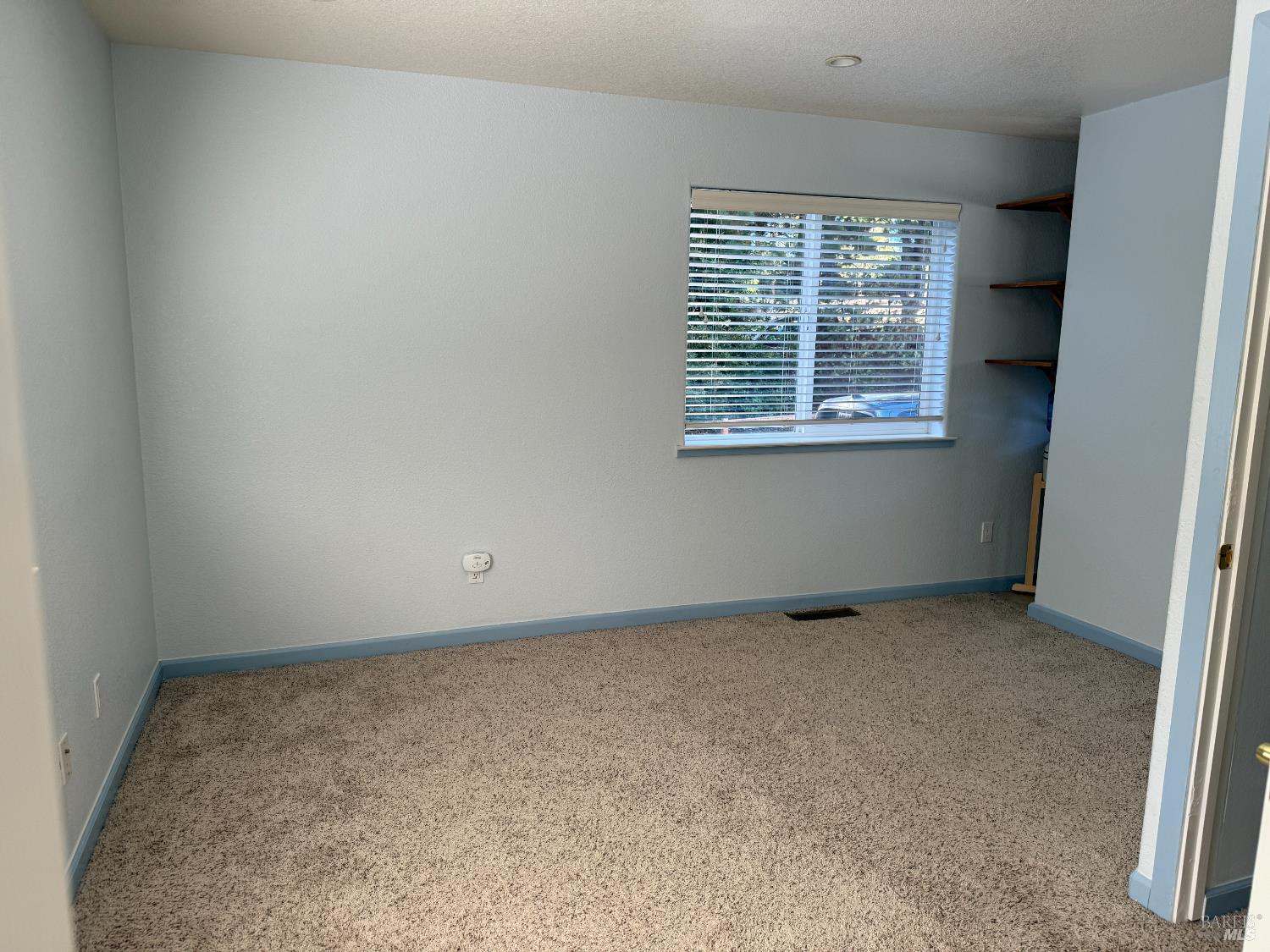 Detail Gallery Image 11 of 21 For 18920 Timberpointe Dr, Fort Bragg,  CA 95437 - 2 Beds | 2/1 Baths