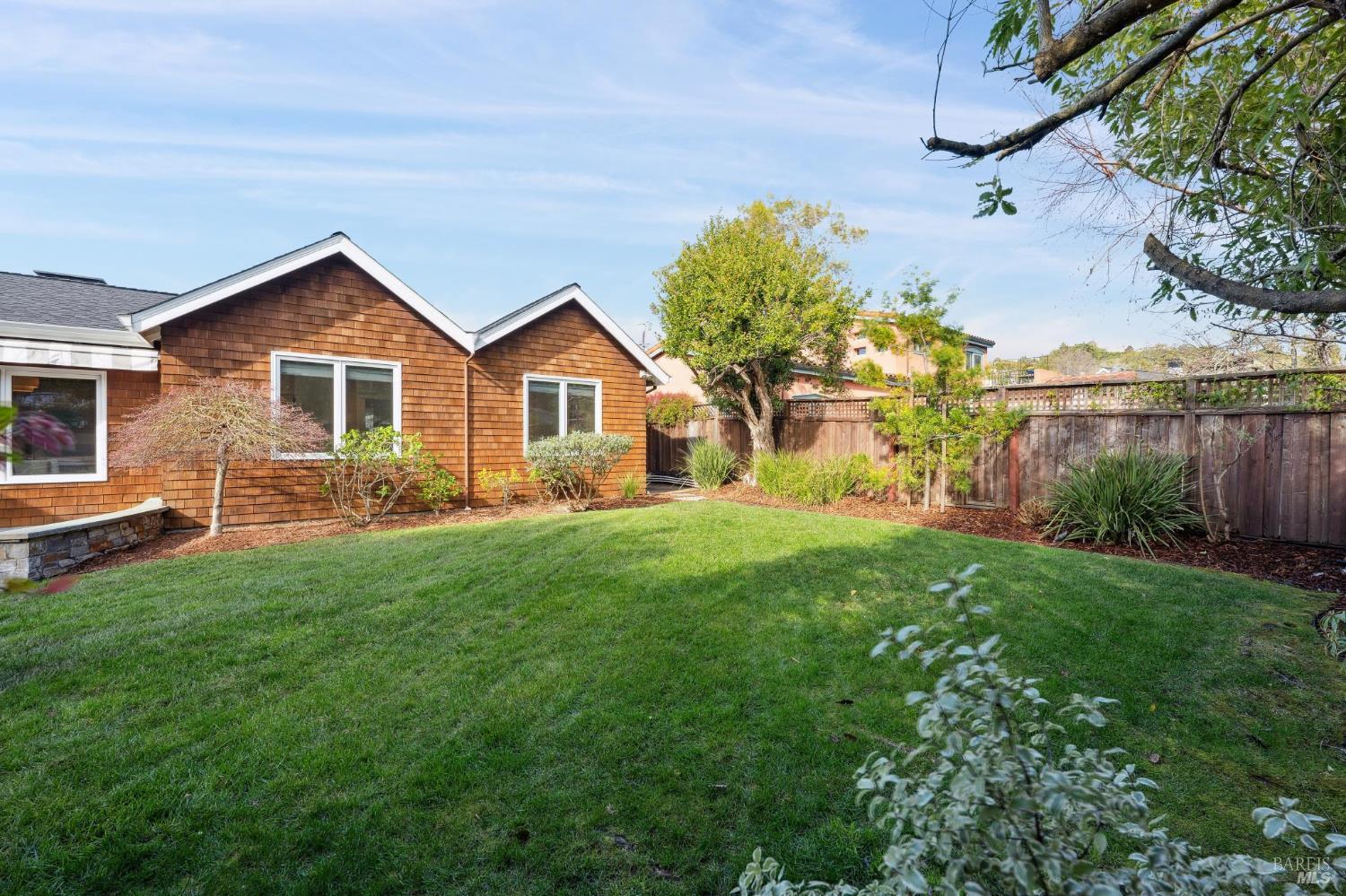 Detail Gallery Image 49 of 64 For 20 Apollo Rd, Tiburon,  CA 94920 - 4 Beds | 2 Baths