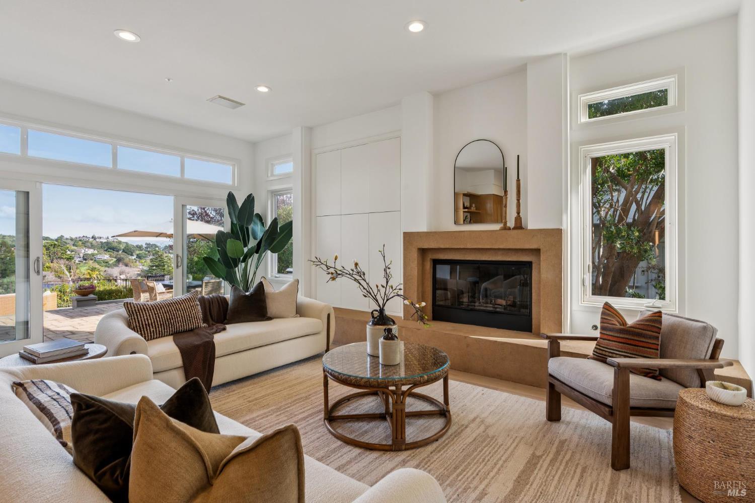 Detail Gallery Image 26 of 74 For 23 Cecilia Ct, Tiburon,  CA 94920 - 5 Beds | 4 Baths