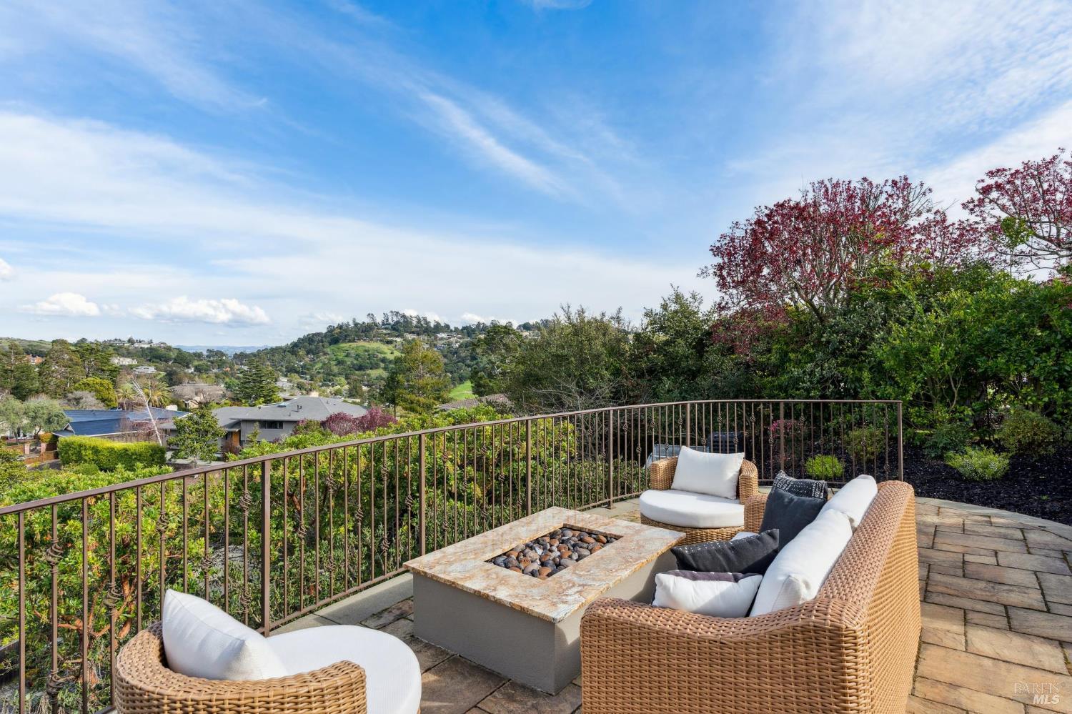 Detail Gallery Image 70 of 74 For 23 Cecilia Ct, Tiburon,  CA 94920 - 5 Beds | 4 Baths