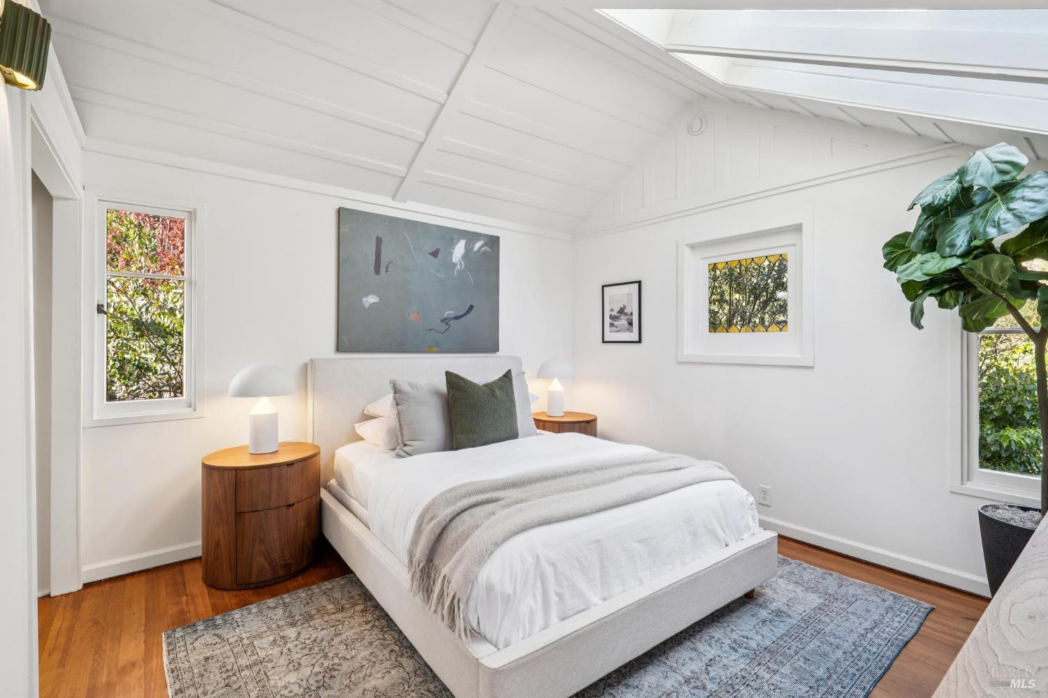 Detail Gallery Image 24 of 50 For 484 Summit Ave, Mill Valley,  CA 94941 - 5 Beds | 3/1 Baths