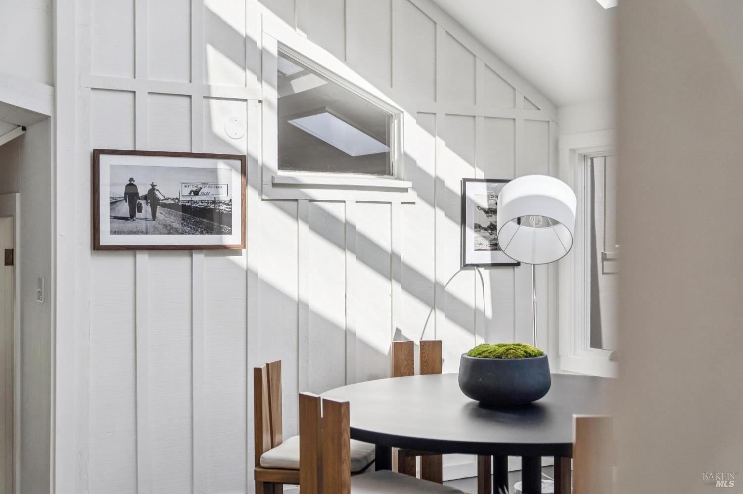 Detail Gallery Image 9 of 50 For 484 Summit Ave, Mill Valley,  CA 94941 - 5 Beds | 3/1 Baths