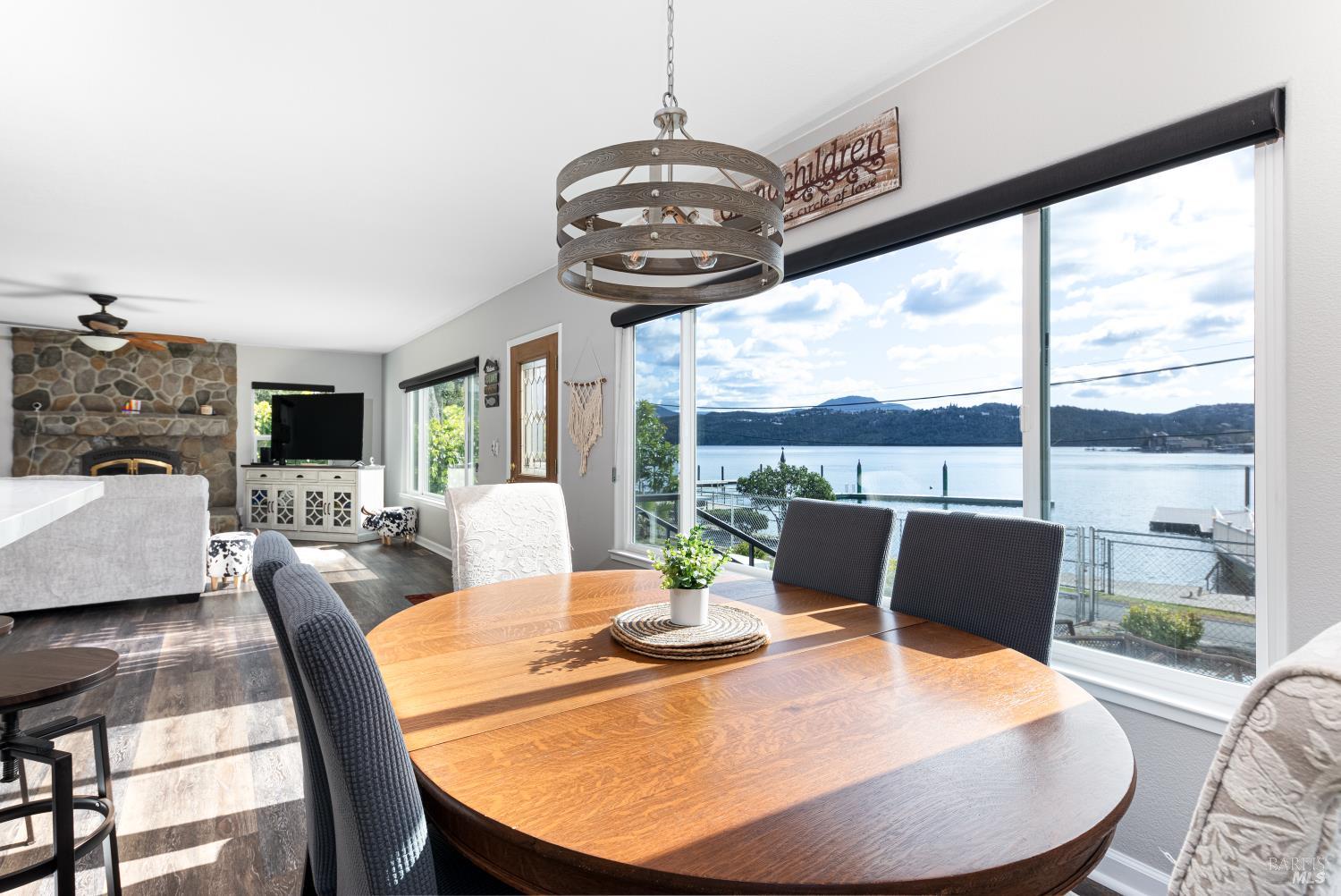 Detail Gallery Image 16 of 48 For 3950 Oakmont Dr, Clearlake,  CA 95422 - 5 Beds | 3/1 Baths