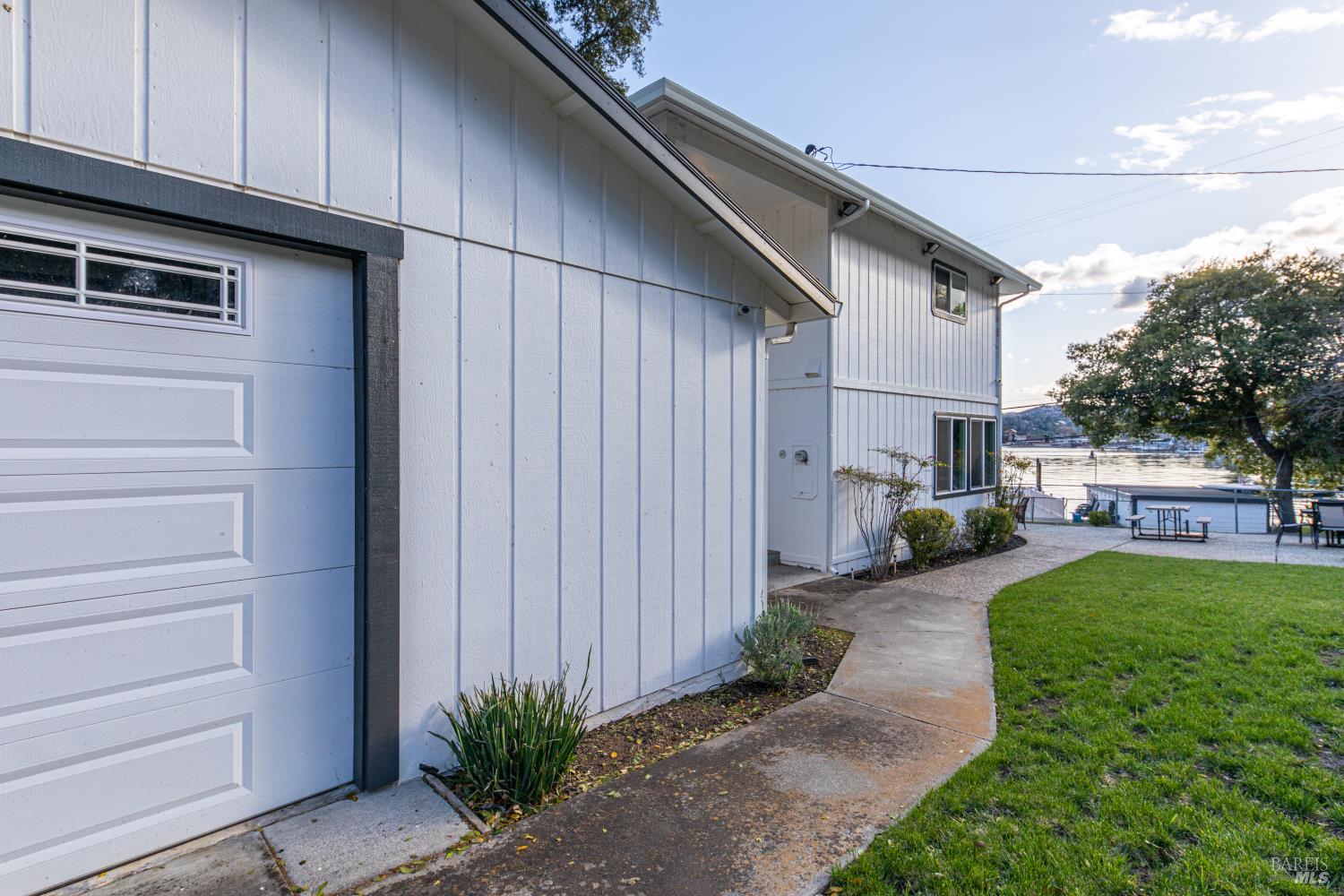 Detail Gallery Image 3 of 48 For 3950 Oakmont Dr, Clearlake,  CA 95422 - 5 Beds | 3/1 Baths