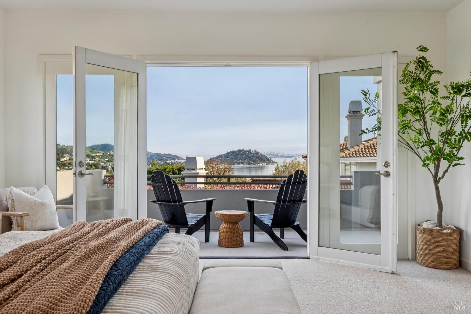 Detail Gallery Image 37 of 74 For 23 Cecilia Ct, Tiburon,  CA 94920 - 5 Beds | 4 Baths